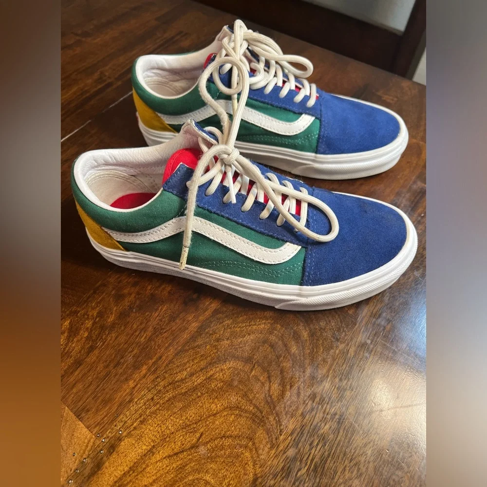 Women’s Vans Yacht Club - Picture 1 of 7